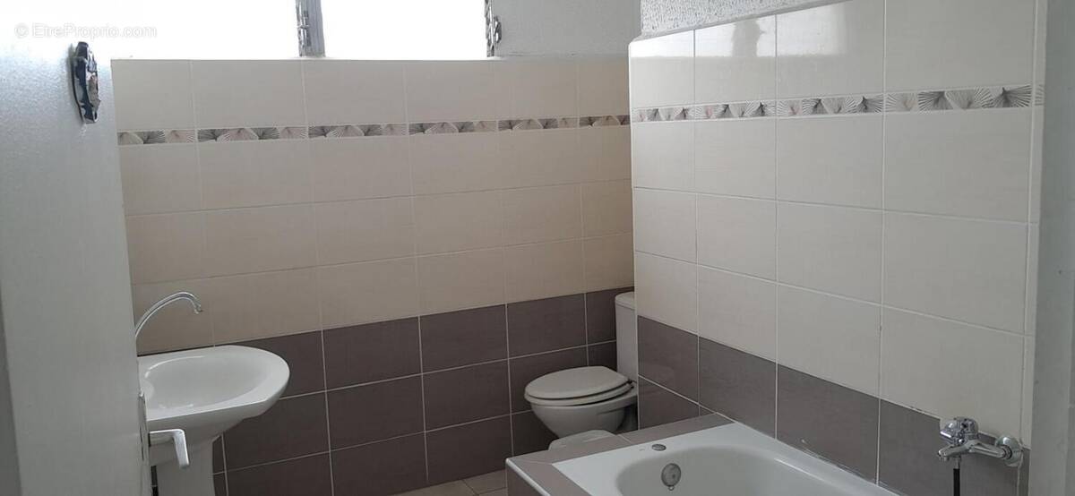 Appartement à POINTE-A-PITRE