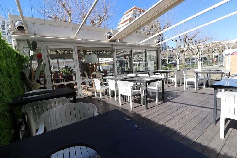 Commerce à LA GRANDE-MOTTE