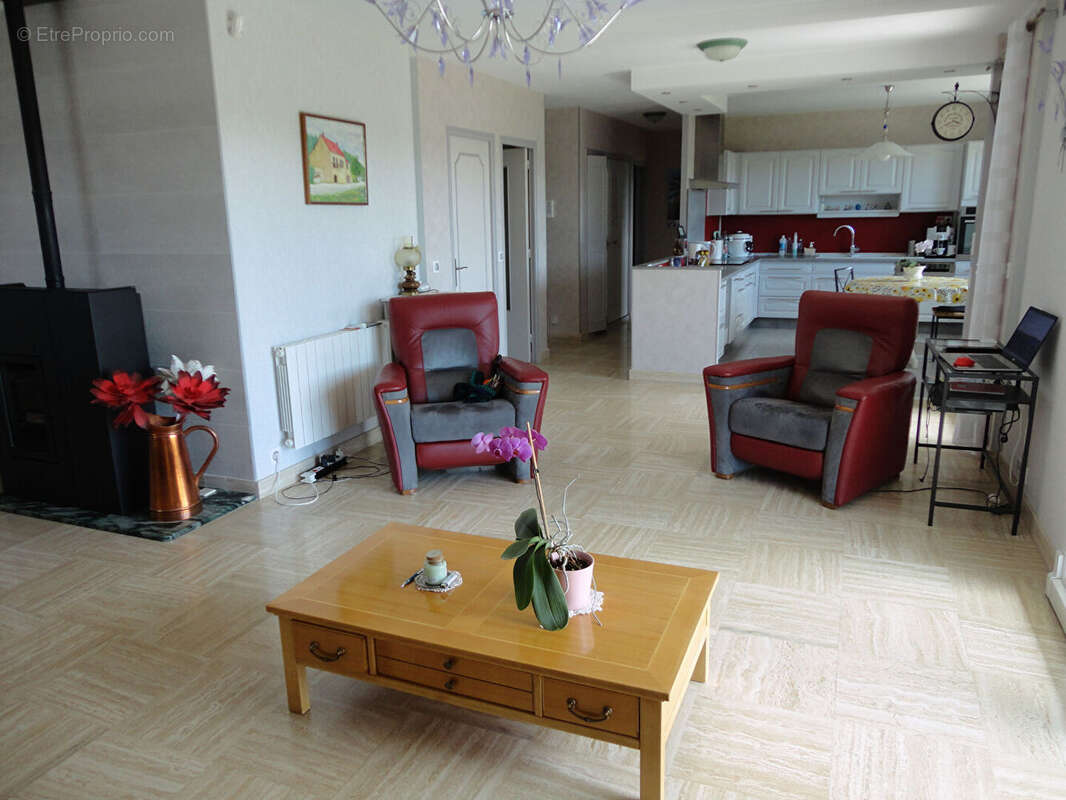 Maison à LONS-LE-SAUNIER