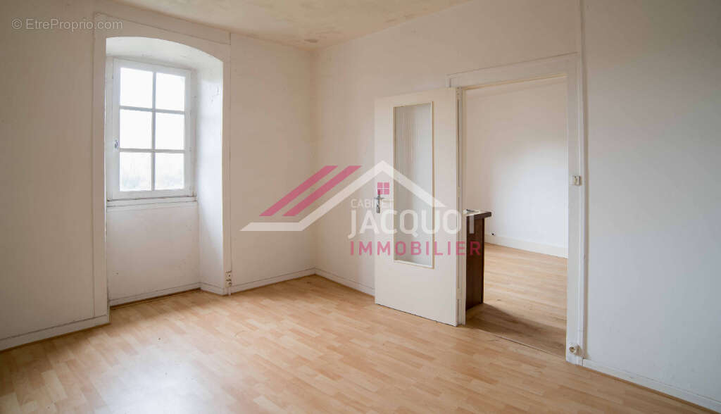 Maison à LONS-LE-SAUNIER