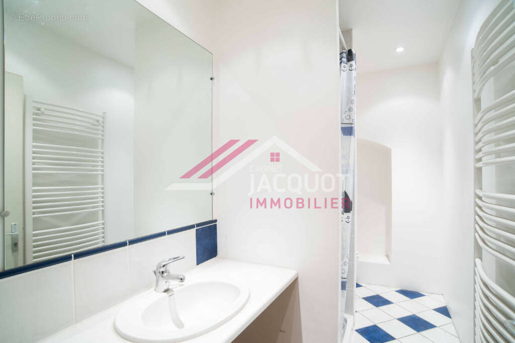 Maison à LONS-LE-SAUNIER