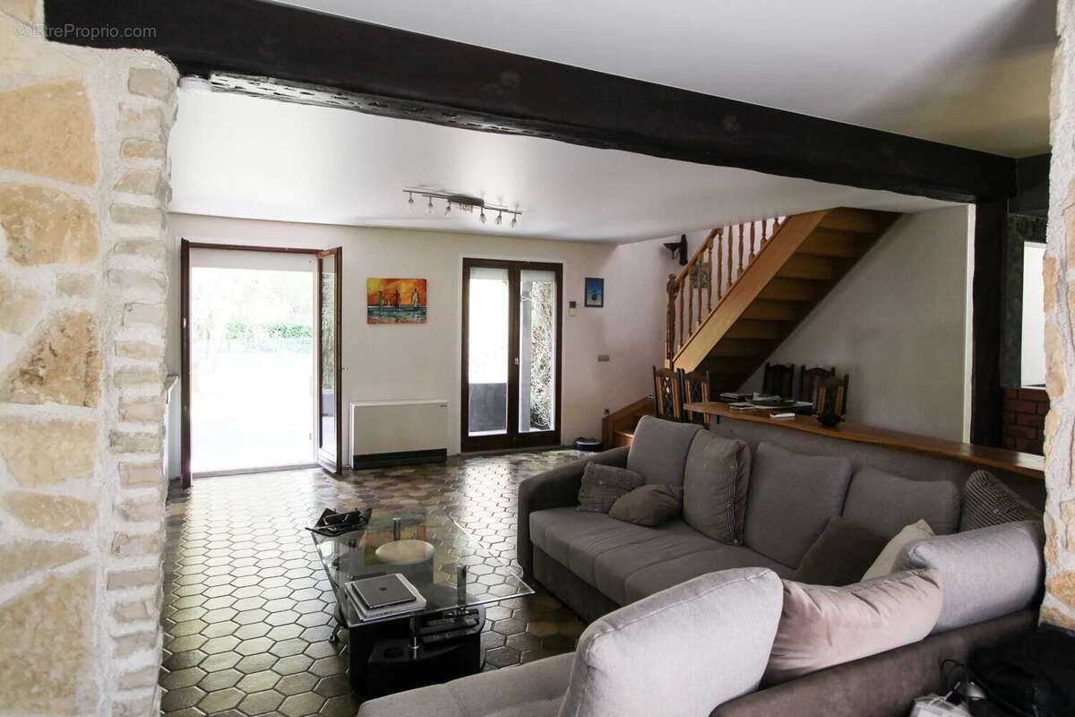 Maison à NANTEAU-SUR-ESSONNE