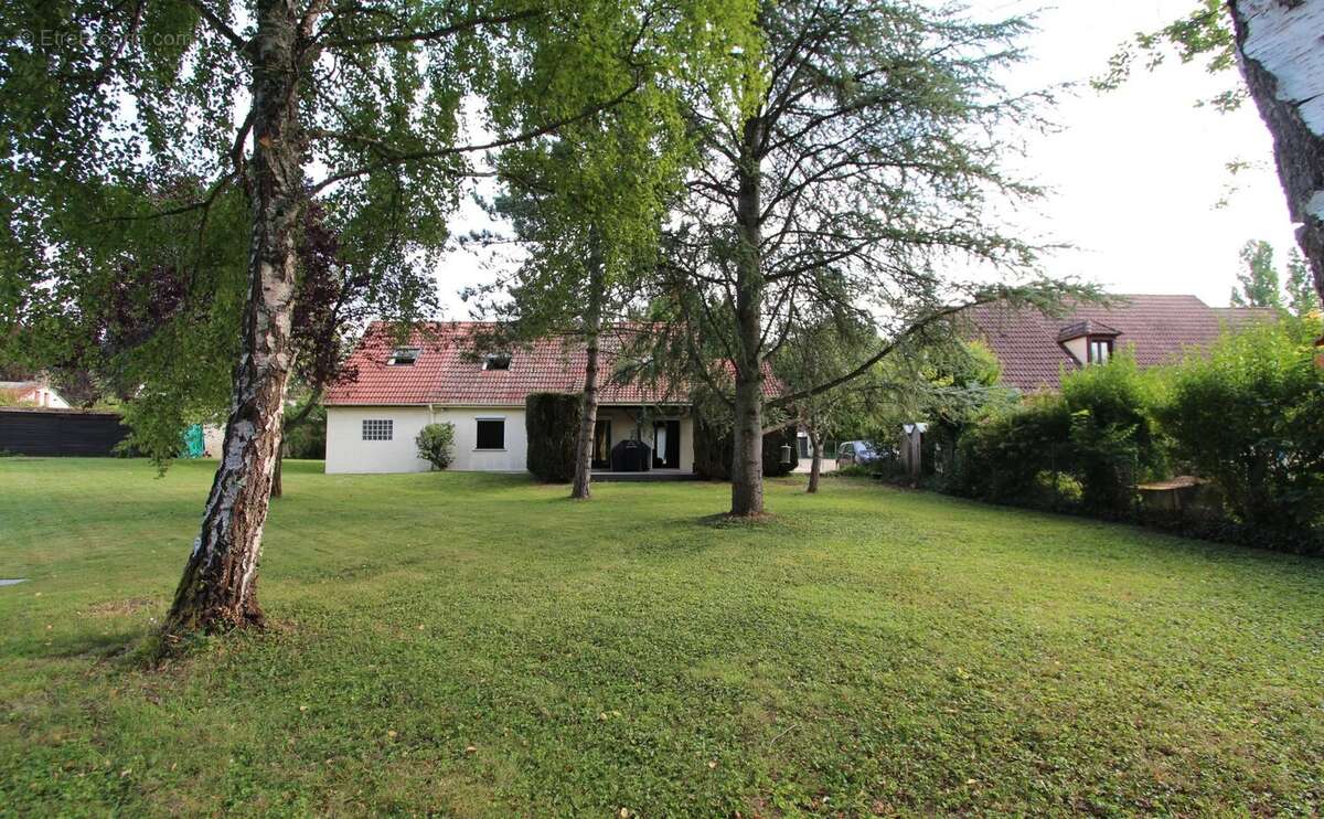 Maison à NANTEAU-SUR-ESSONNE