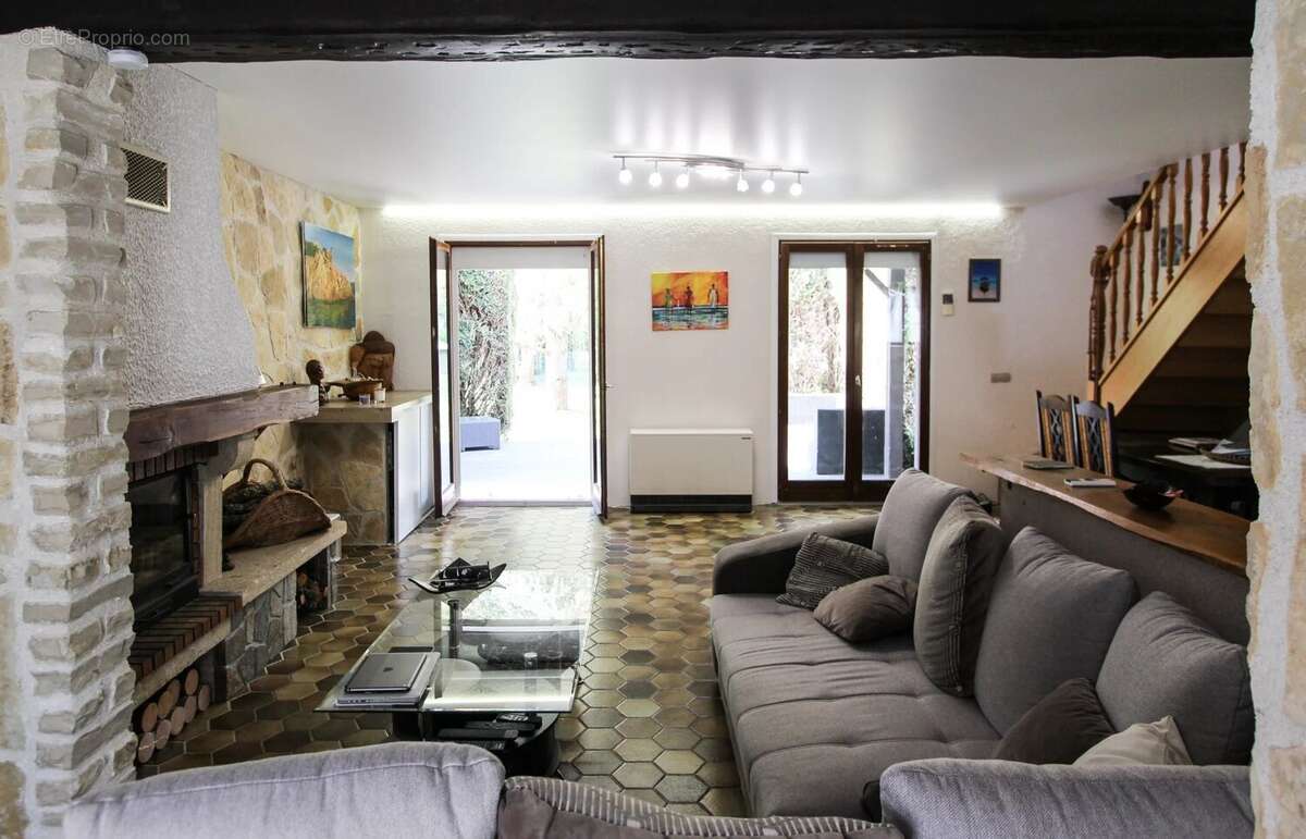 Maison à NANTEAU-SUR-ESSONNE