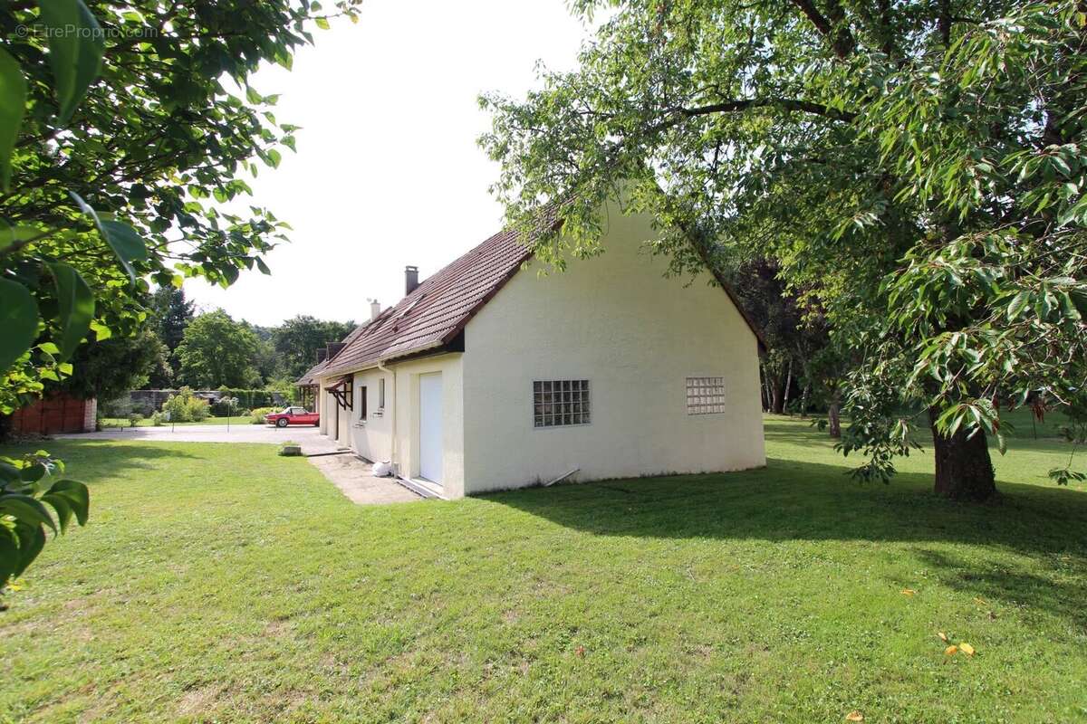 Maison à NANTEAU-SUR-ESSONNE