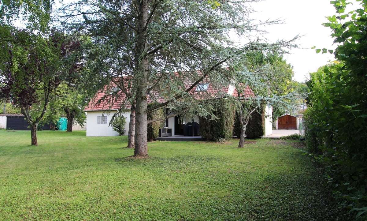 Maison à NANTEAU-SUR-ESSONNE