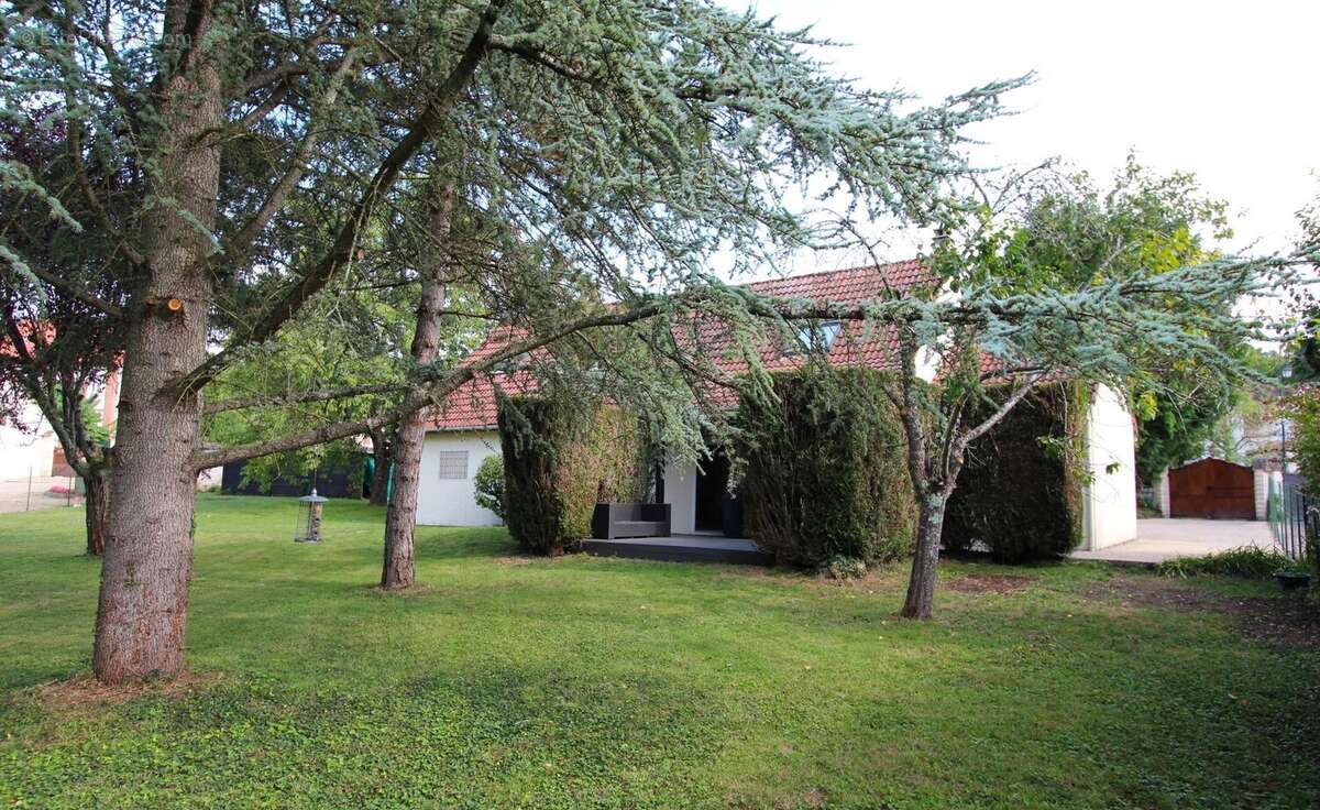 Maison à NANTEAU-SUR-ESSONNE