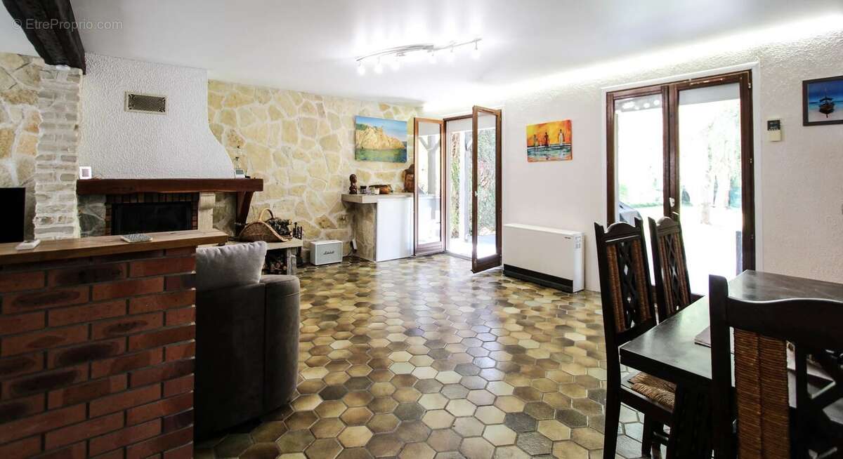 Maison à NANTEAU-SUR-ESSONNE