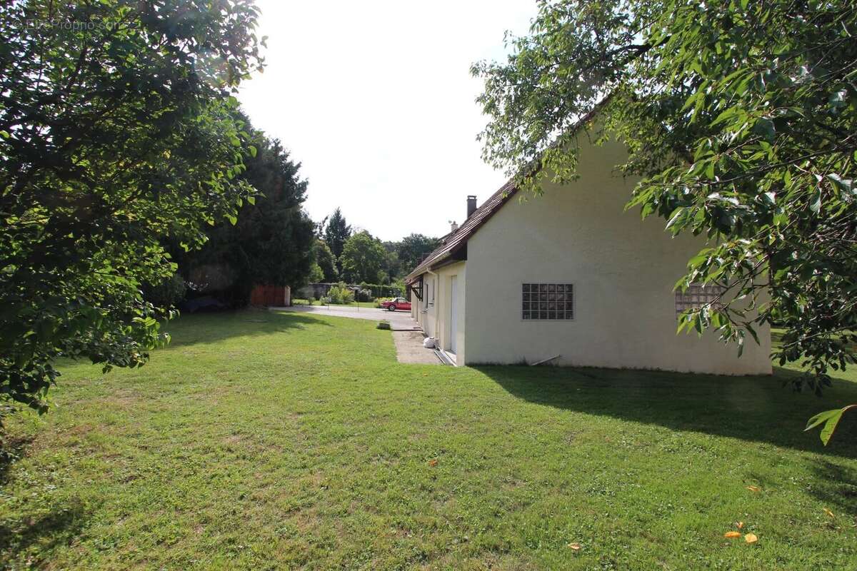 Maison à NANTEAU-SUR-ESSONNE