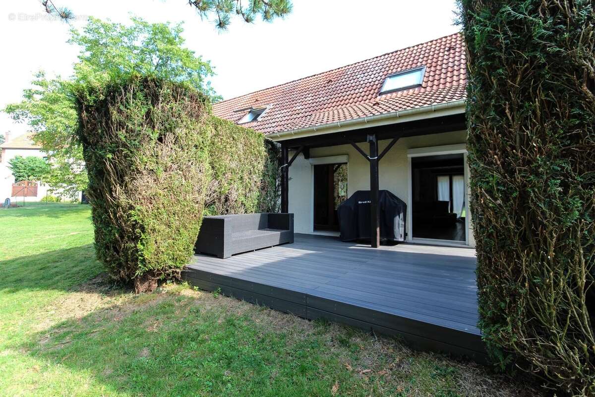 Maison à NANTEAU-SUR-ESSONNE