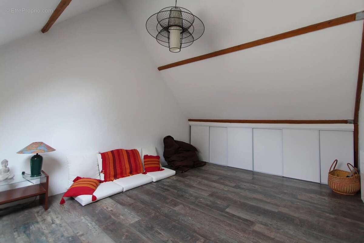 Maison à NANTEAU-SUR-ESSONNE