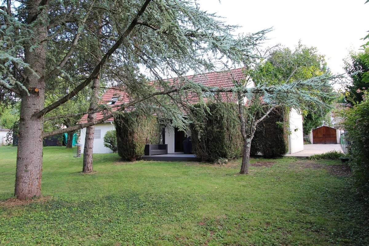 Maison à NANTEAU-SUR-ESSONNE