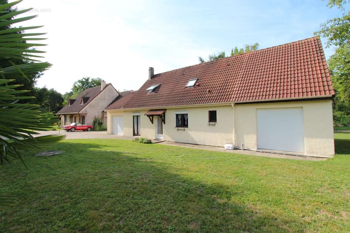 Maison à NANTEAU-SUR-ESSONNE