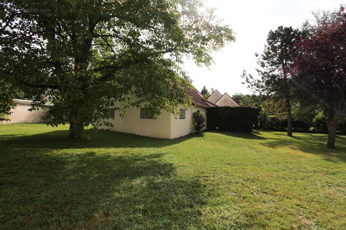 Maison à NANTEAU-SUR-ESSONNE