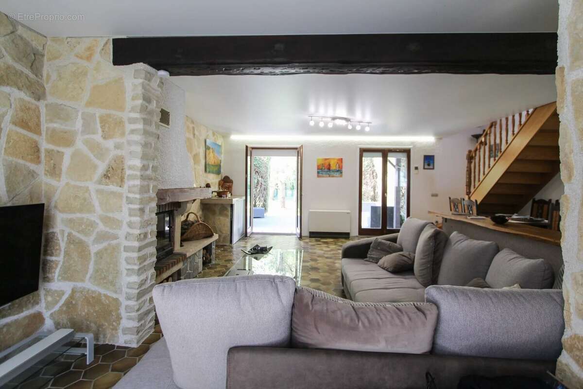 Maison à NANTEAU-SUR-ESSONNE