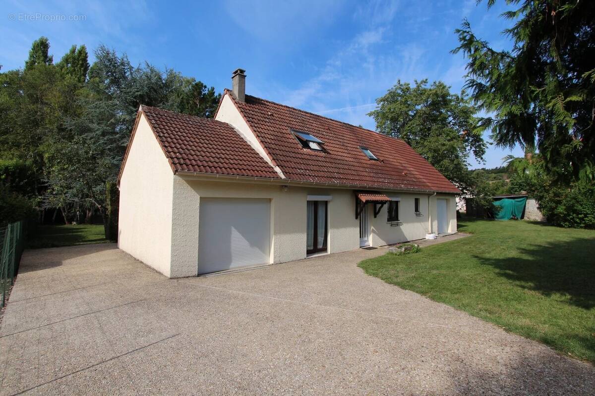 Maison à NANTEAU-SUR-ESSONNE