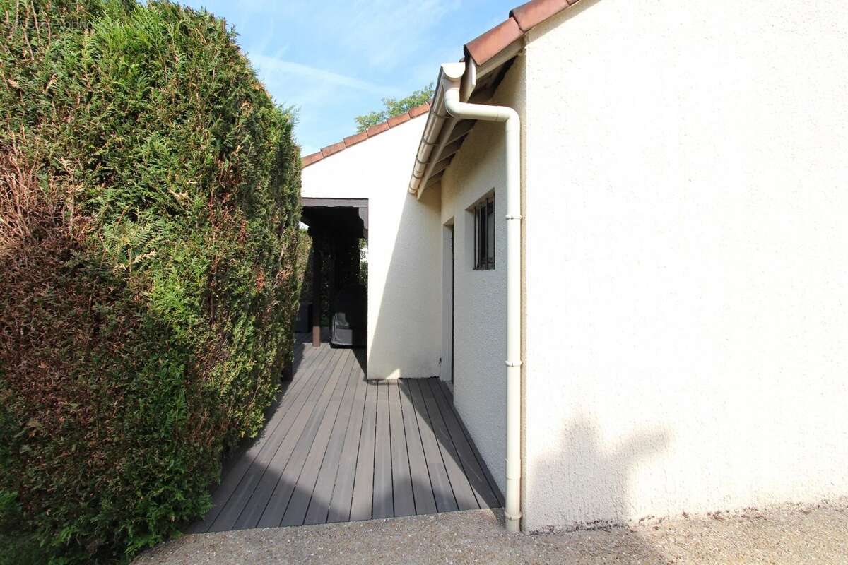 Maison à NANTEAU-SUR-ESSONNE