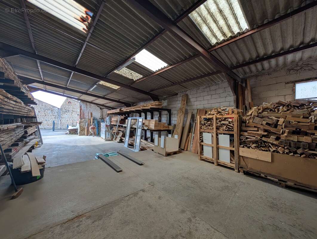 n°2 - Commerce à COTTANCE