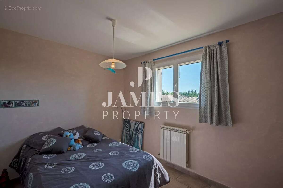 Maison à FONTVIEILLE