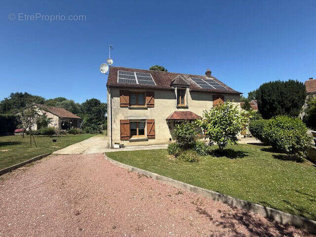 Photo 2 - Maison à COULOMMIERS