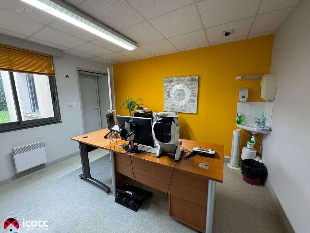 Commerce à FONTENAY-LE-COMTE