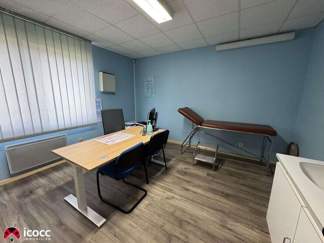 Commerce à FONTENAY-LE-COMTE