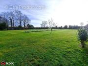Terrain à CHATEAU-GUIBERT