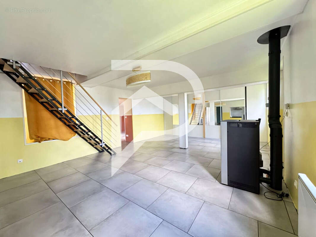 Maison à ONS-EN-BRAY