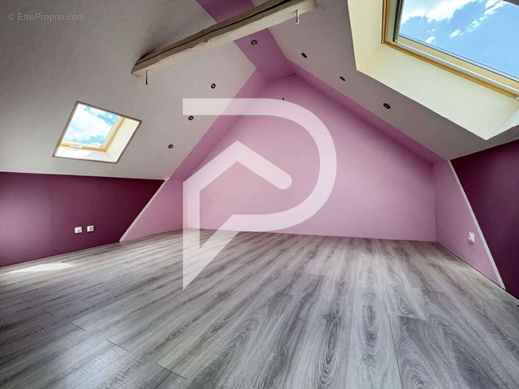 Maison à ONS-EN-BRAY