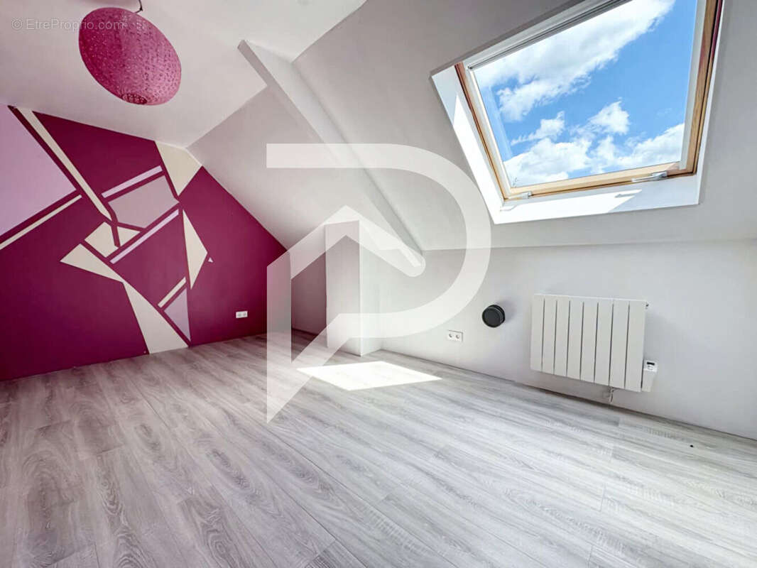 Maison à ONS-EN-BRAY