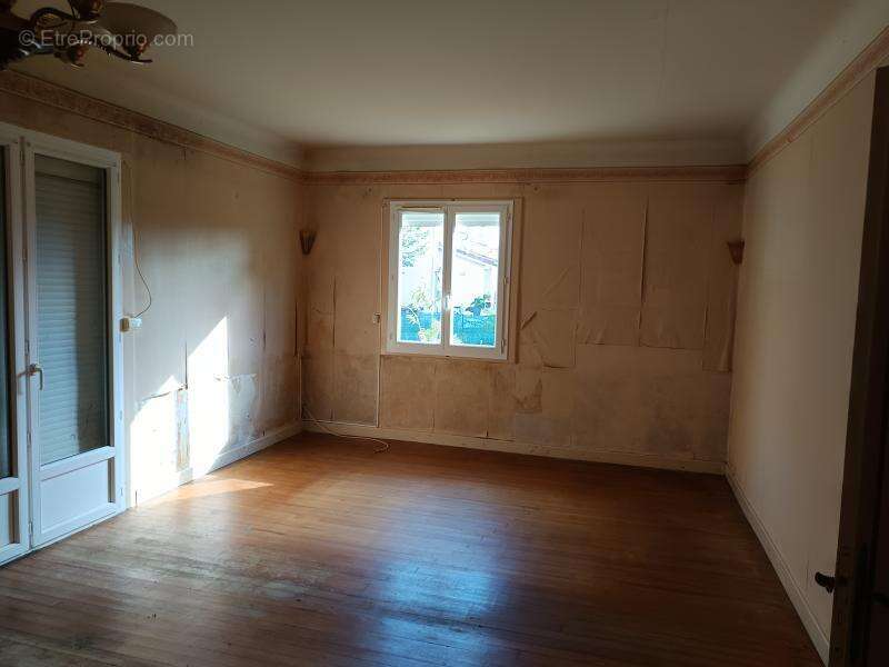 Maison à SAINT-SEURIN-SUR-L'ISLE