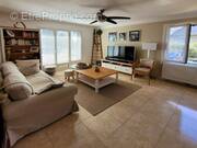 Maison à SAINT-DENIS-DE-L&#039;HOTEL