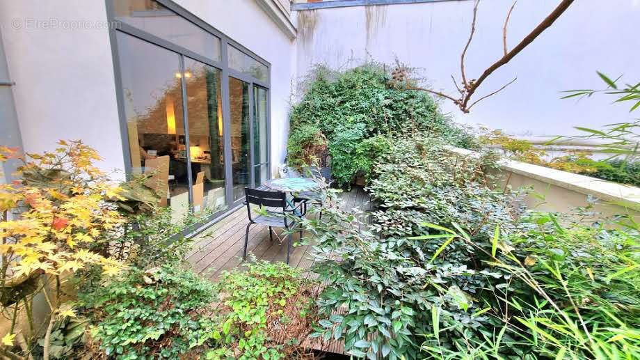 Commerce à PARIS-18E