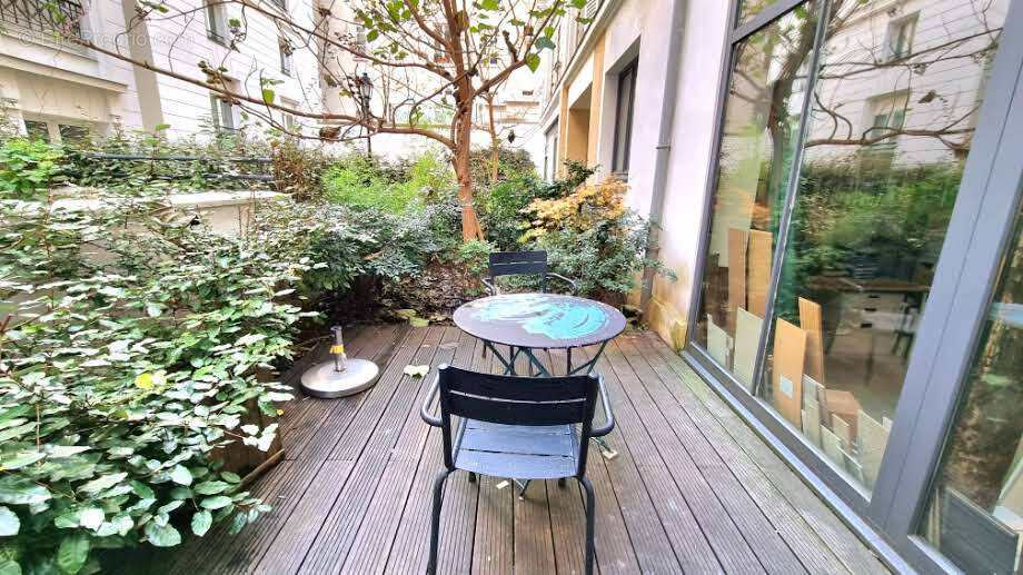 Commerce à PARIS-18E