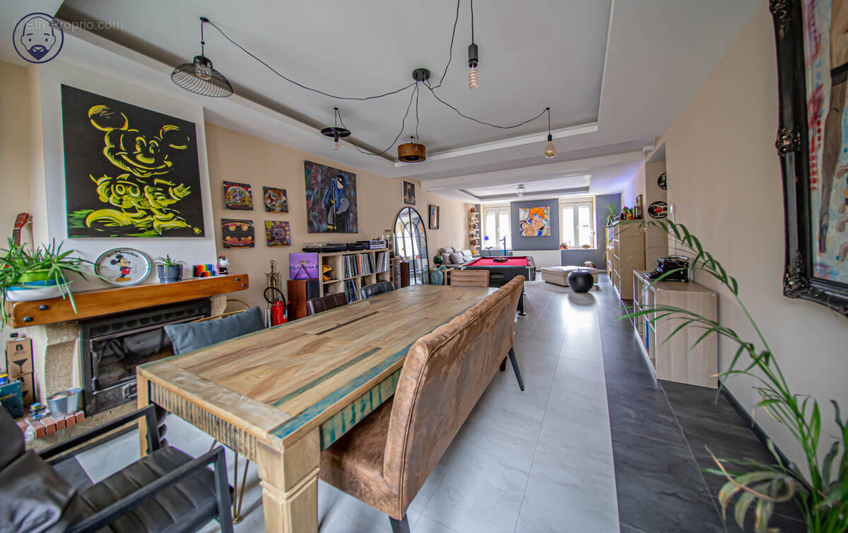 Maison à GONDRECOURT-LE-CHATEAU