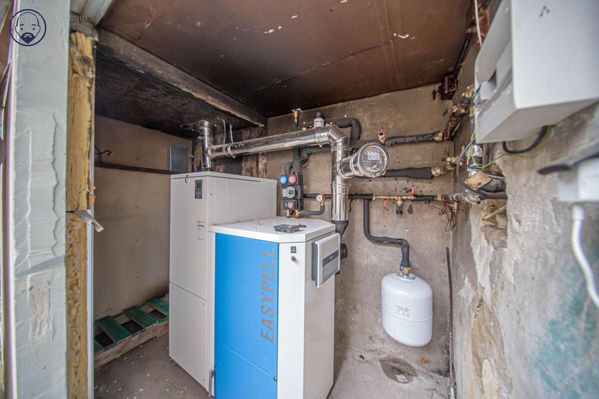 Maison à GONDRECOURT-LE-CHATEAU