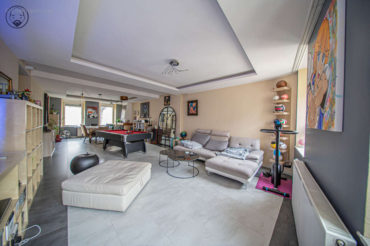 Maison à GONDRECOURT-LE-CHATEAU