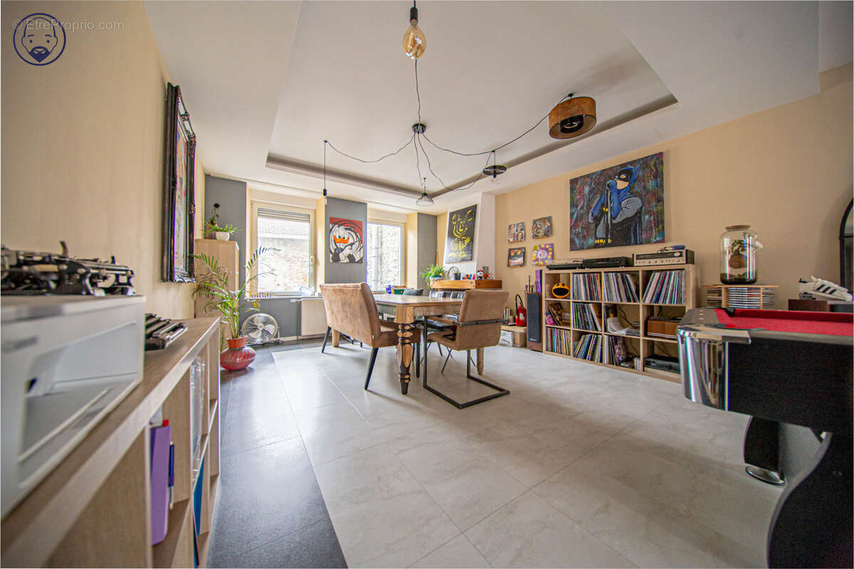 Maison à GONDRECOURT-LE-CHATEAU