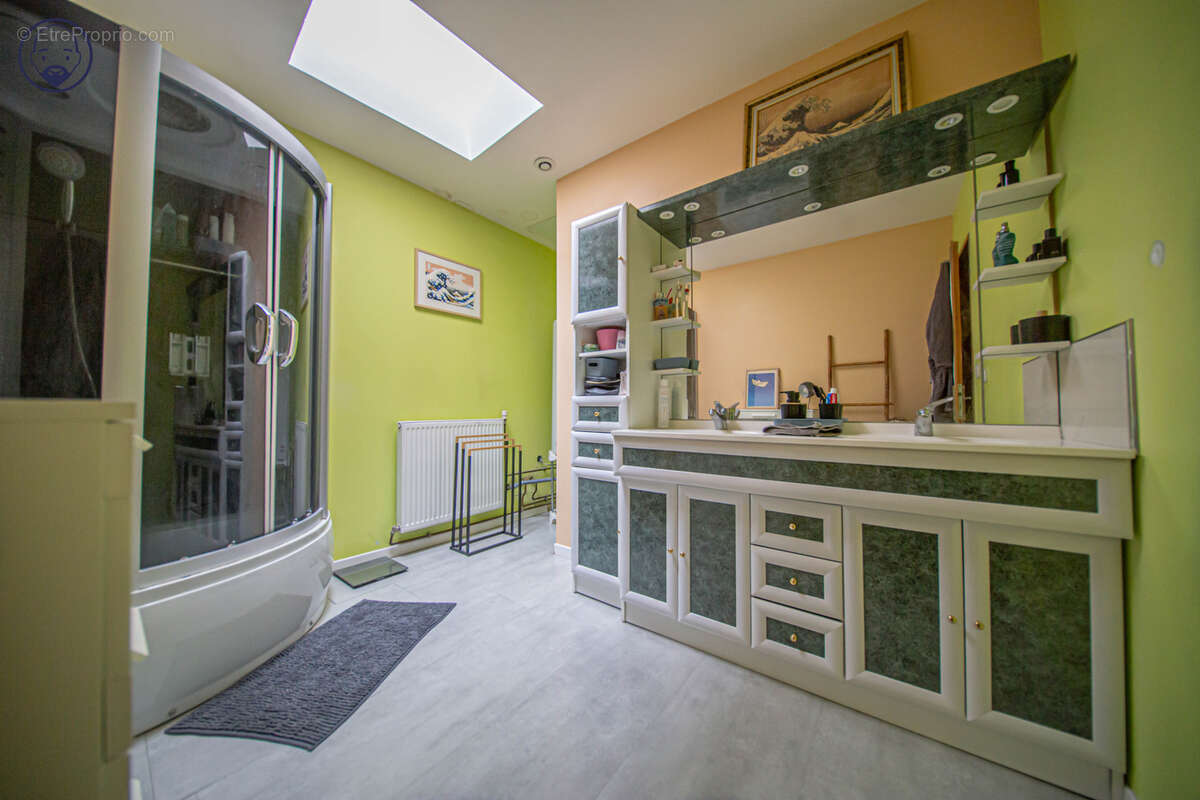 Maison à GONDRECOURT-LE-CHATEAU