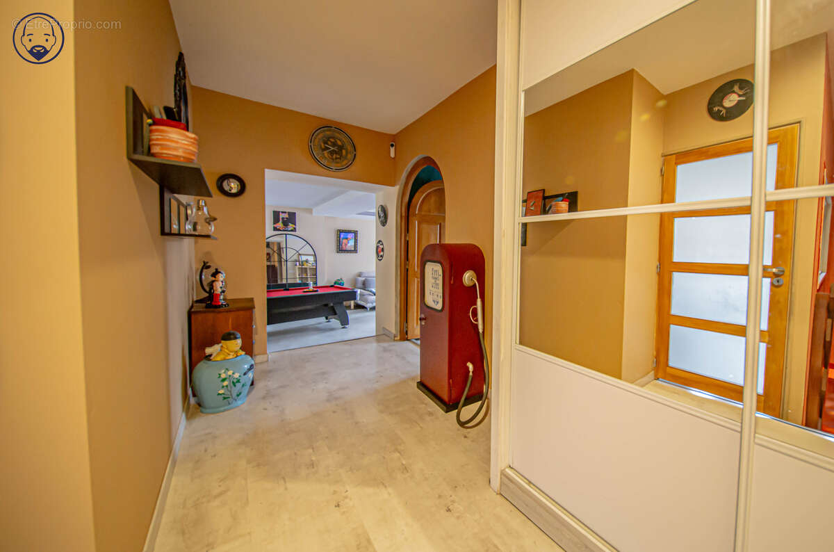 Maison à GONDRECOURT-LE-CHATEAU