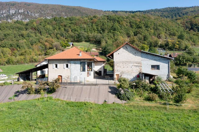 Maison à SERRIERES-EN-CHAUTAGNE