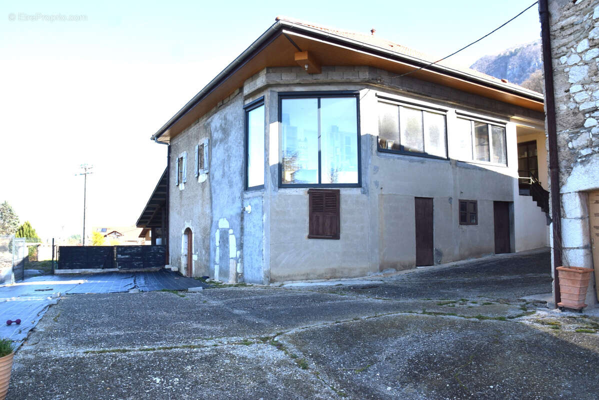 Maison à SERRIERES-EN-CHAUTAGNE