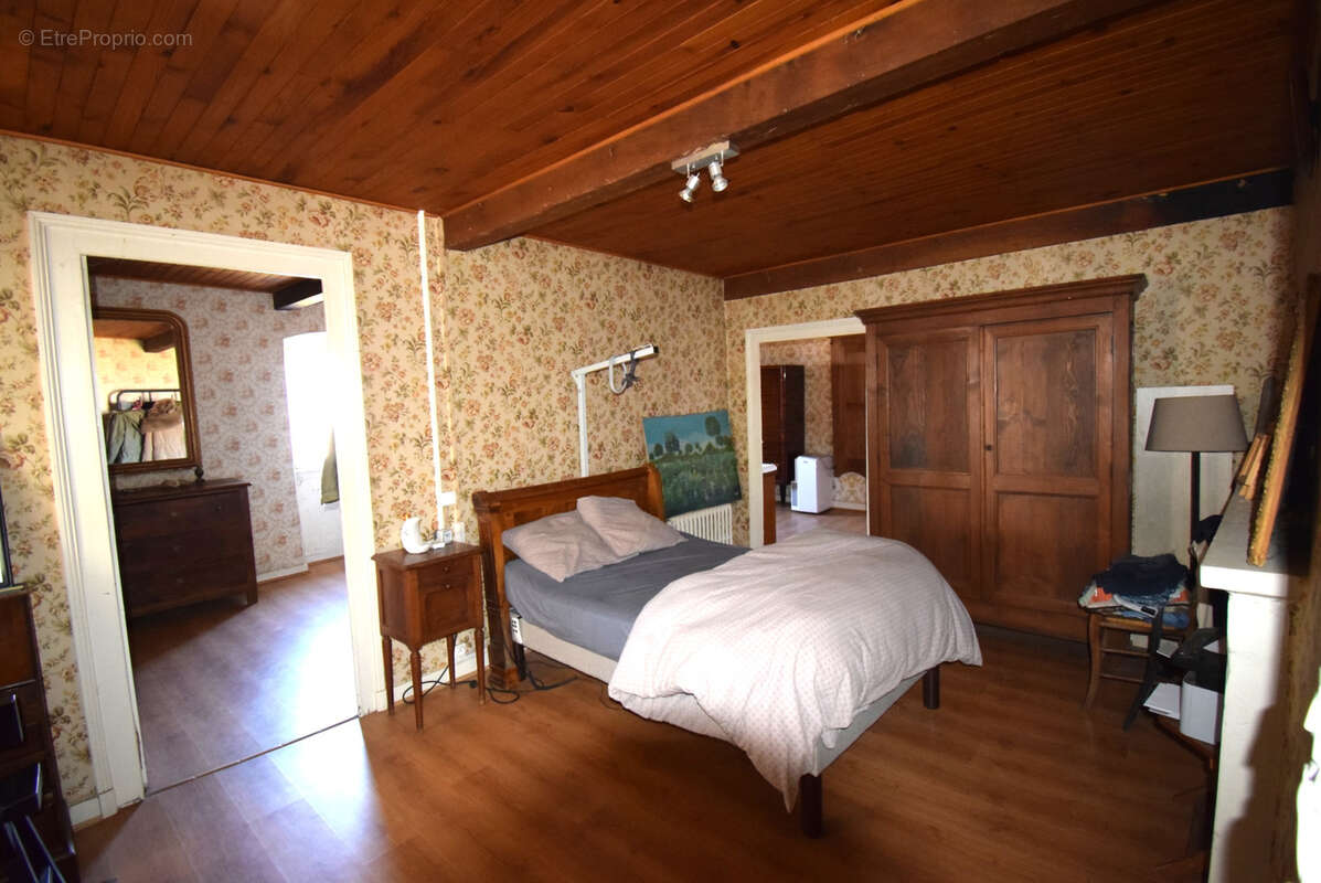 Maison à SERRIERES-EN-CHAUTAGNE