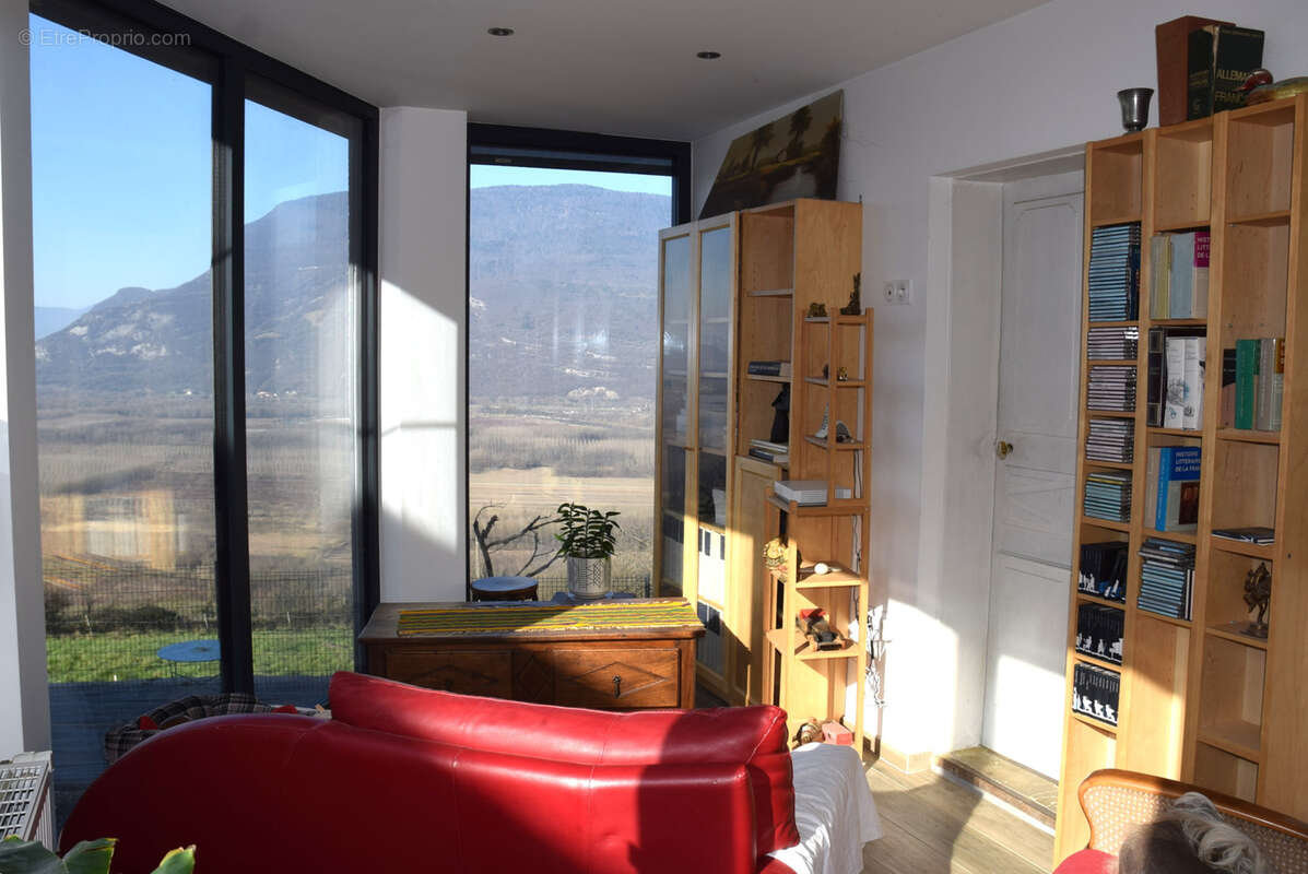 Maison à SERRIERES-EN-CHAUTAGNE