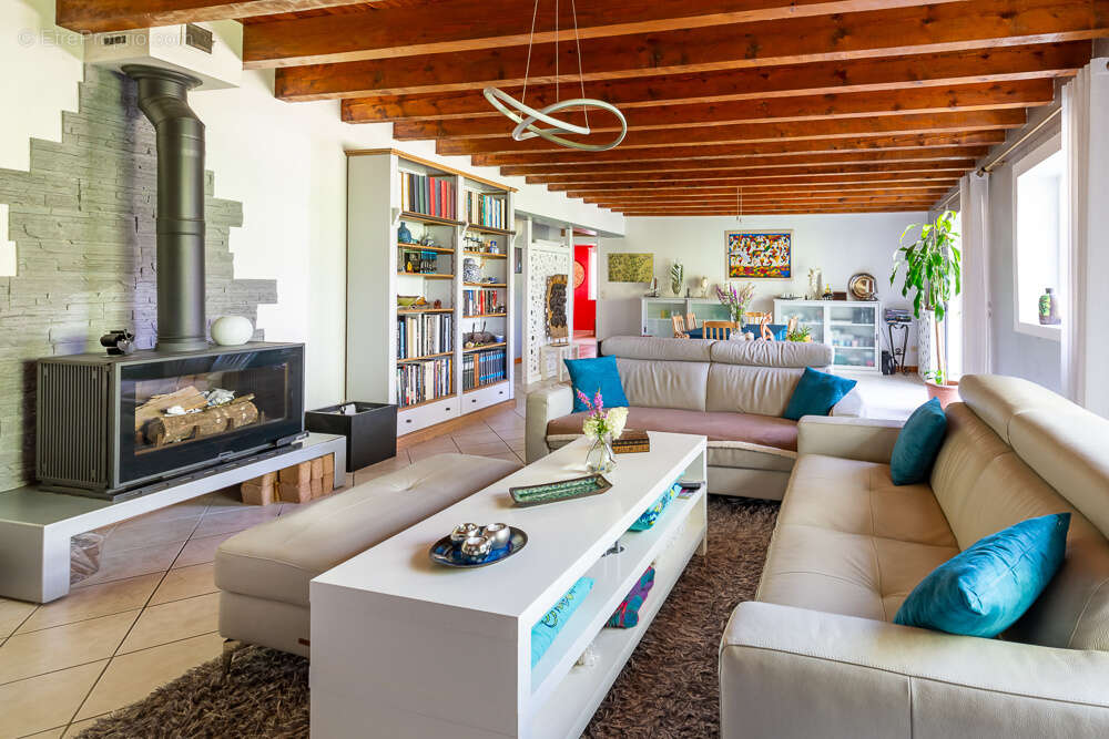 Maison à LA BATIE-DIVISIN