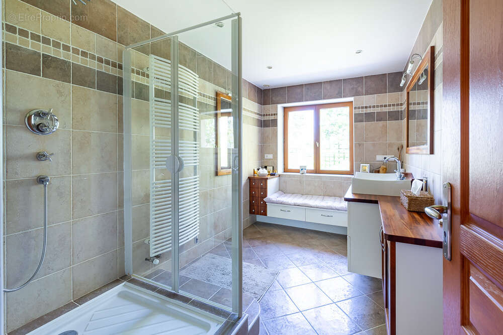 Maison à LA BATIE-DIVISIN