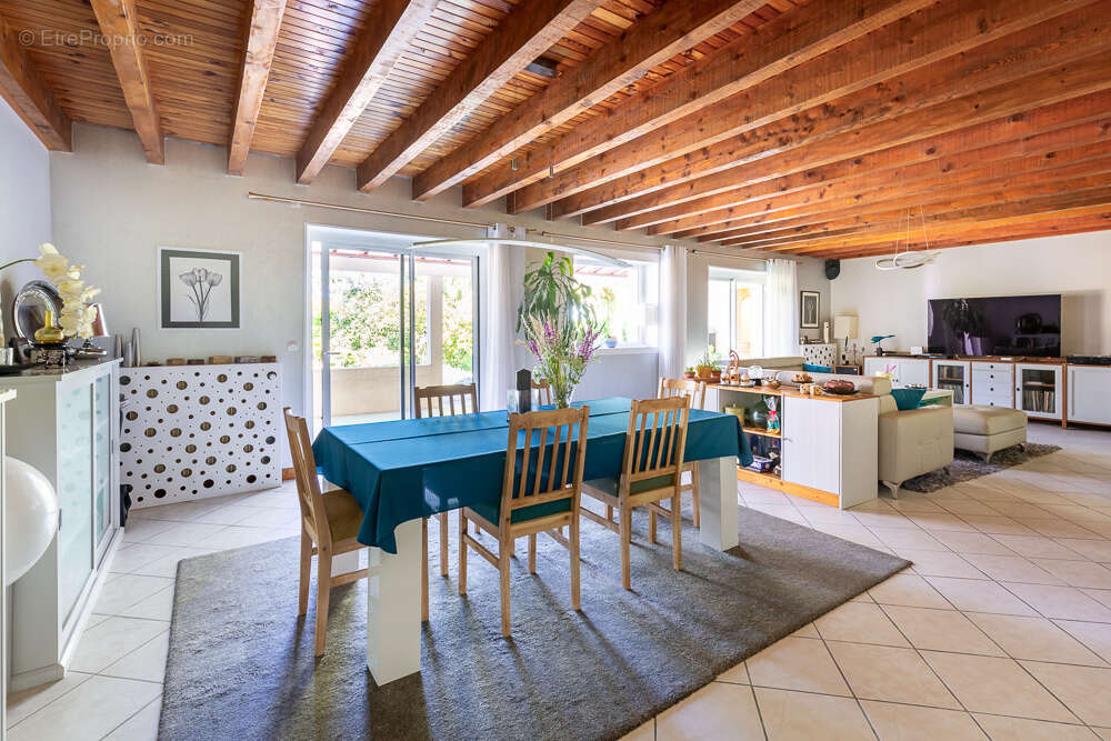 Maison à LA BATIE-DIVISIN