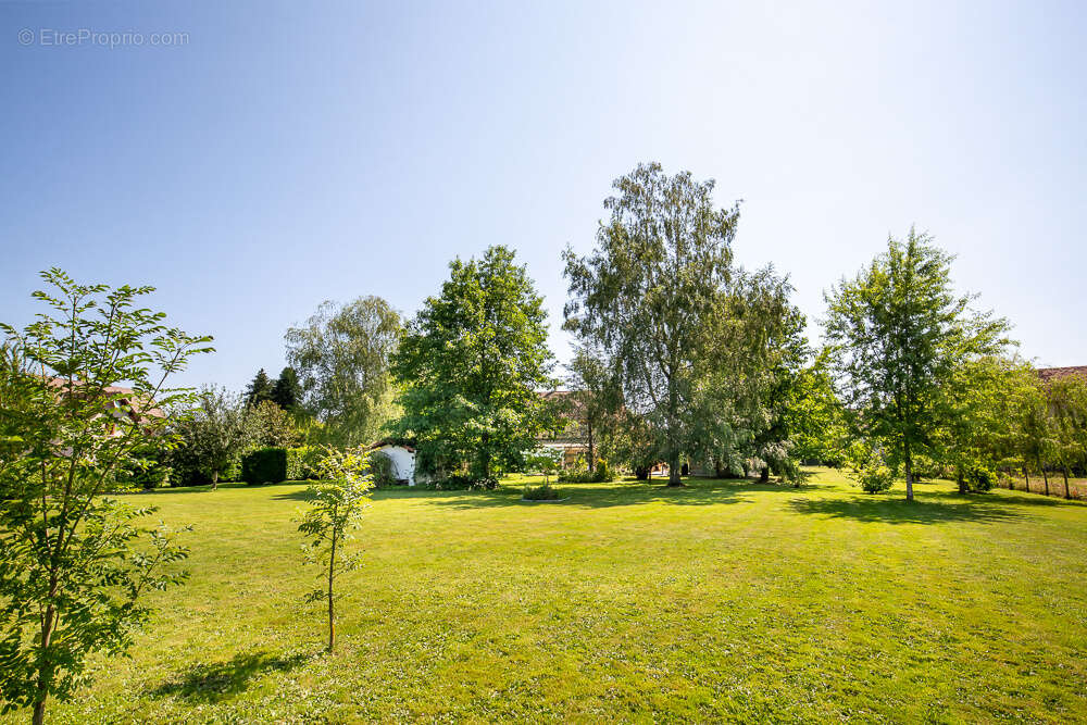 Maison à SAINT-DIDIER-DE-LA-TOUR