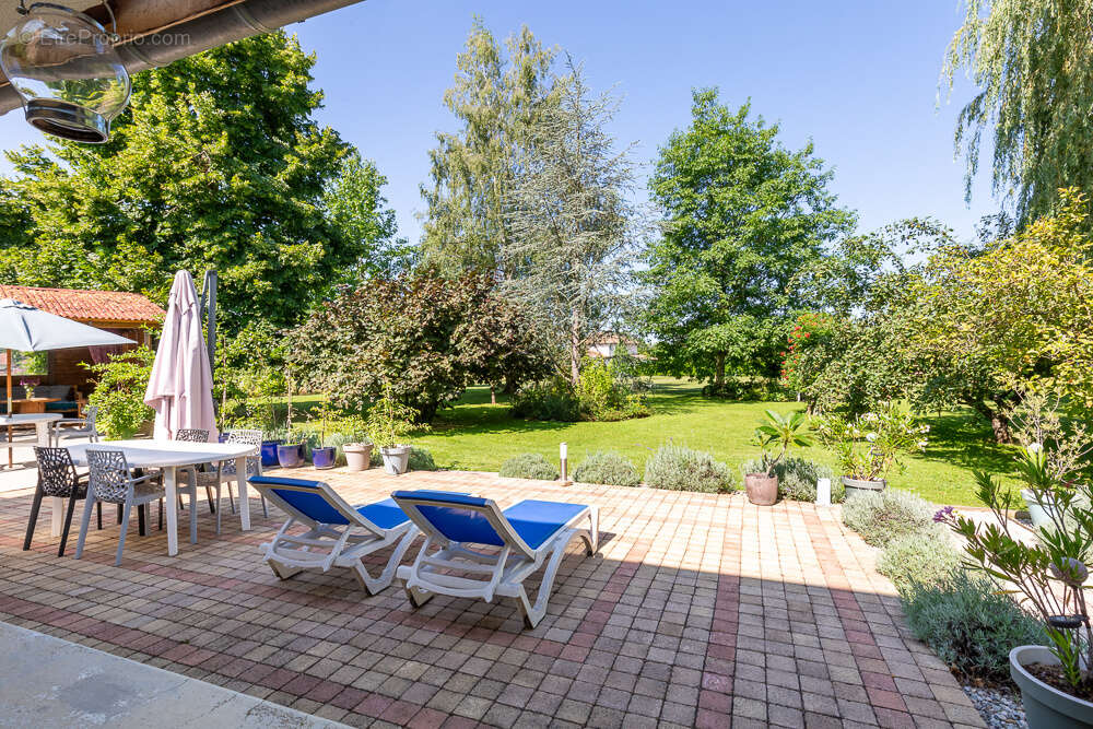 Maison à SAINT-DIDIER-DE-LA-TOUR