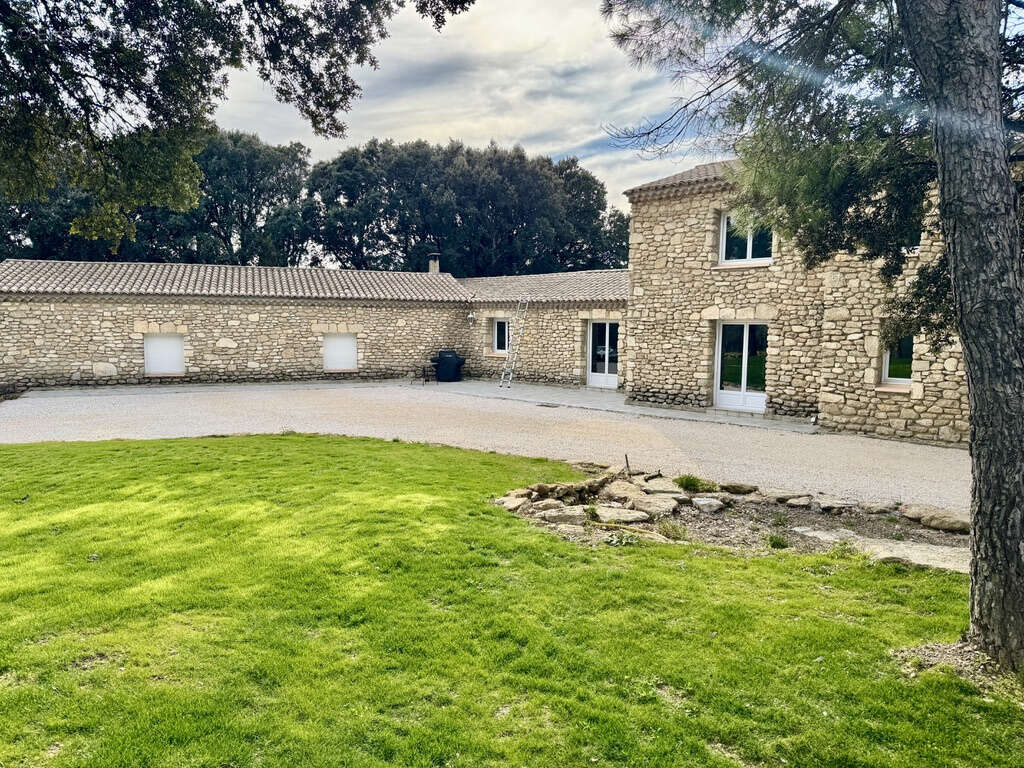 Maison à LA BAUME-DE-TRANSIT